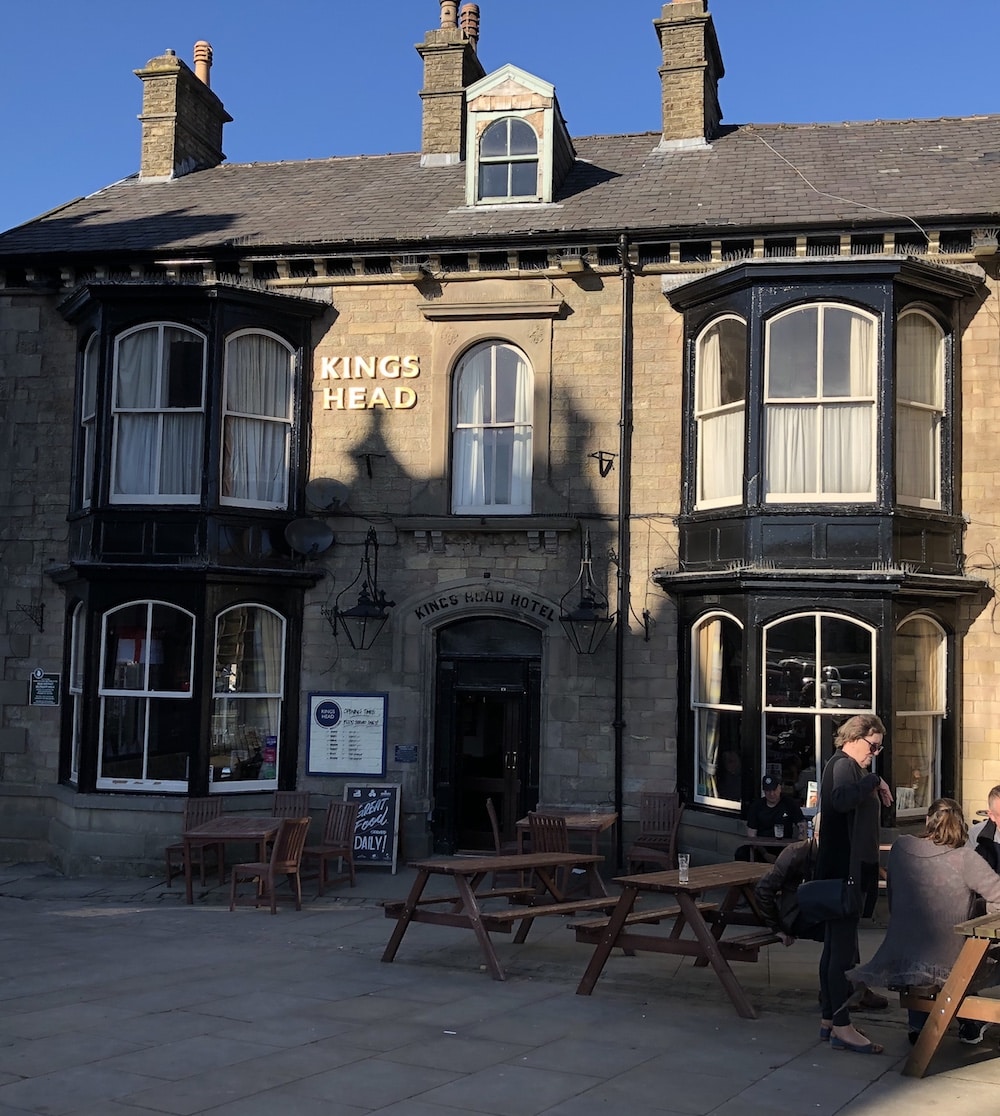 The Kings Head pub in Buxton traditional pub serving food & cask ales